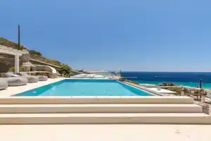 Eternity Blue Villa, Elia