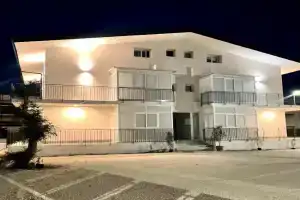 Leverblu House, Avola