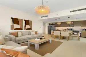 Sky High 2-Bedroom Apartment Stunning Opera & Downtown Views Opp Mall, Dubai