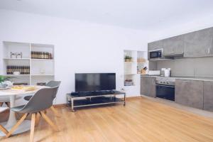 2-BR Gem in's Heart Apartments, Gibraltar