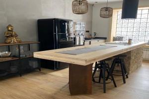 Cornelia Suites 01, Santander