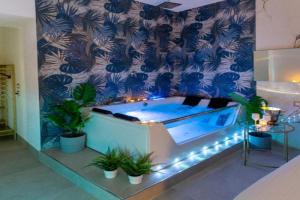 MAZZINI LUXURY JACUZZY SUITE Guest house, Catania