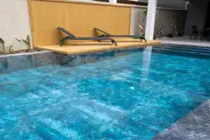 Süper lüks havuzlu merkezde Villa, Cesme
