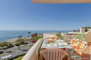 Wonderful Apt with water park and sea views Apartments, Torremolinos