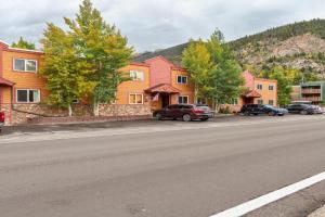 Frisco 8 Townhomes #4 by Great Western Lodging Guest house, Frisco