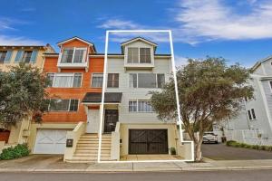 Four bedroom beachside apartment, Warrnambool