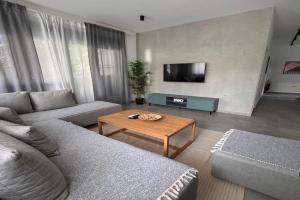 Mint House, Nis