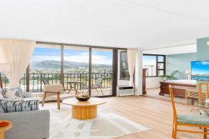 Free Parking Close to Waikiki Beach Pool & Hot Tub Apartments, Honolulu