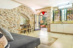Authentic Apt, Cosy and Central! Apartments, Jerusalem