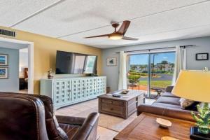 Beachside Retreat-Courtyard Villa-Beachside condo, Saint Augustine Beach