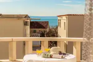 Apartments and Rooms Happiness, Tucepi