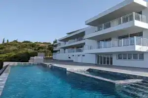 AKAMAS THRONE APARTMENTS, Neo Chorio