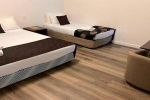City entire ensuite room 304, Adelaide
