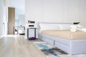 Spacious Modern Fully equipped Apartment in Monumental Building - Parking - Historical Centre, Olbia