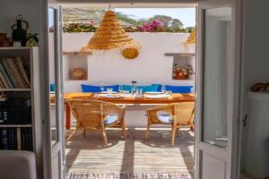 Stylish Cycladic Family Villa with Private Gardens - Villa Botanica, Aliki