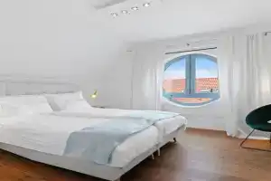 Luxury Penthouse for 8 - Center - Parking - Therme 8 min - Airport 15 min, Erding