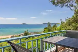 Balcony by the bay Apartments, Paleo Tsifliki