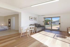 Lil Greenviews, studio room with queen bed, Warrnambool