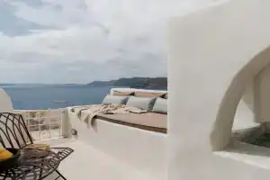 Blue Art Caves - Lunar Sea Suite Villa, Oia