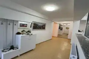 Villa Kasemi, Fier