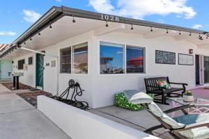 New Listing Palms Multi Units Guest house, Oceanside