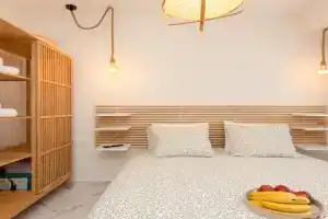 ARA Luxury Suites, Polykhrono