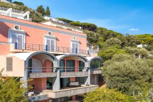 Villa Sirenella, Capri Village