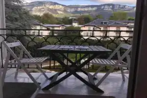 Studio confortable avec balcon à, Aix-les-Bains