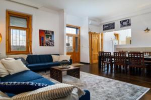 Rustic Downtown Apartment 106 m2, Budapest