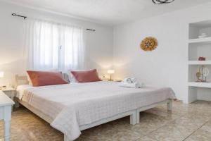 Aelia Apartment, Stafylos