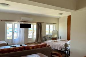 NEAR PIRAIKI APARTMENT, Syros Island