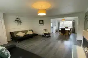 Redcroft Green 3 Bdrm Sleeps 5 Quiet Residental Area Guest house, Newcastle upon Tyne