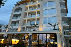 Trevi Hotel & Restorant,, Shengjin