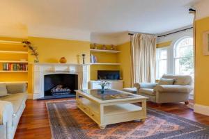 Pass the Keys Spacious Victorian Home with Free Parking Guest house, Cambridge