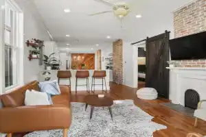 Upscale 3 Bed 2 Bath Private Home in Uptown! Close to Magazine Street, Universities, & French Quarter Guest house, New Orleans