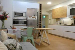 Viana Urban Apartment , Cozy 2BR Near Old Town, Bilbao