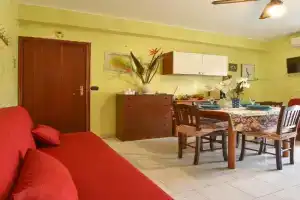 2 Bedroom Stunning Apartment In Mascali, Giarre