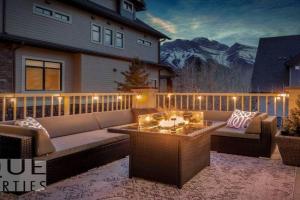 Luxury Fire Mountain Lodge, Outdoor Hot Tub, Parking, Fast WiFi!, Canmore