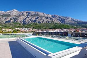 Luxury Apartment Monika with Shared Pool, Makarska