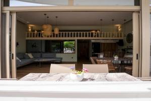 Κadio Apartments, Karistos