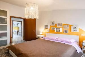 The Youth House near Downtown & Hesperia Hospital, Modena