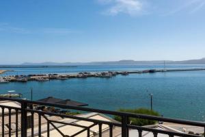 Sitia Old Port studio - 3min walk to beach - AC - WIFI, Sitia