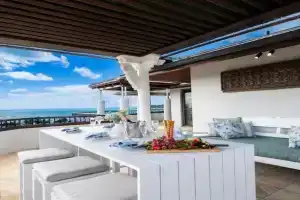 Waters Edge Penthouse, Airlie Beach