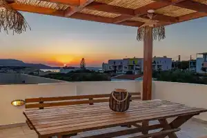 THE BASE Apartments, Almirida