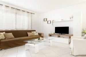 Evergreen House, Otranto
