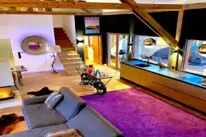 stylische Alpenlounge mit Pool, Blockhaus-Sauna und Jacuzzi für bis zu 12 Personen Guest house, Bayrischzell