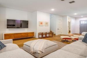 Spacious Home Near S Congress and Downtown! Guest house, Austin