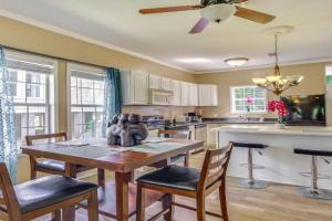 Biloxi Home Walk to Fishing and 2 Mi to Beach! Guest house, Biloxi