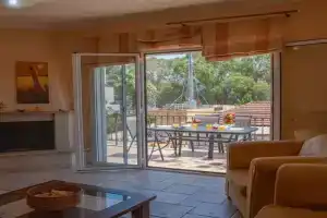 Athena's home for families, 50m from the beach! Apartments, Lygia