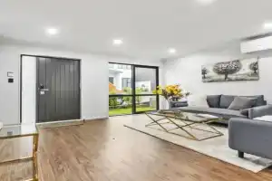 Big Family Holiday Home, Auckland